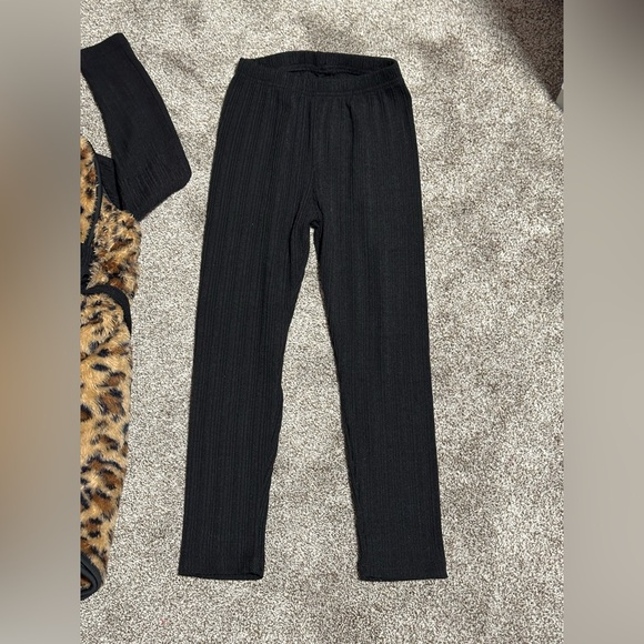 Girls Faux Fur Leopard Vest and Black Ribbed Top Leggings 3 Pc. Set / Size 7 - Picture 5 of 8